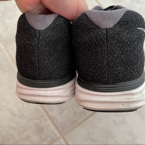 Men’s Nike Black & White Cloudflow Sneakers - Picture 6 of 13